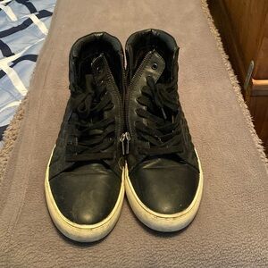 Steve Madden high tops with zipper